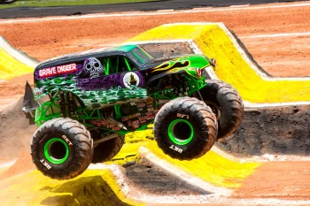  Fototapeta monster truck 4175