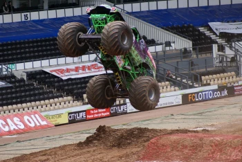  Fototapeta monster truck 4177