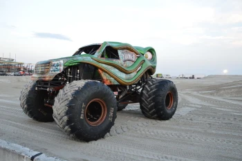  Fototapeta monster truck 4179