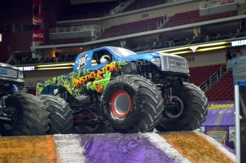  Fototapeta monster truck 4185