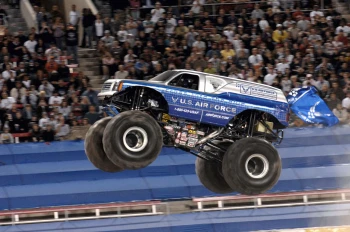  Fototapeta monster truck 4186