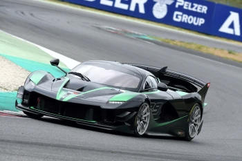  Fototapeta samochód Ferrari 5205