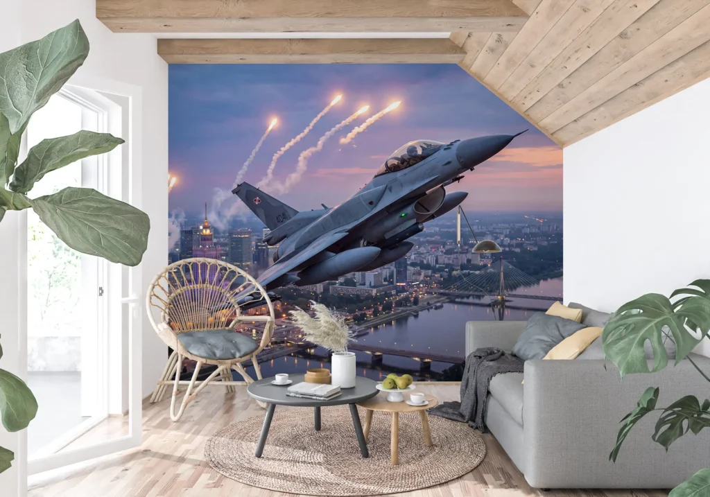 F-16 Jastrząb nad wieczorną Warszawą z Pałacem Kultury i Wisłą, z rozbłyskami flar na niebie.